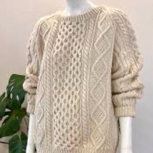Chunky Cream Cable Knit Sweater - Crew Neck